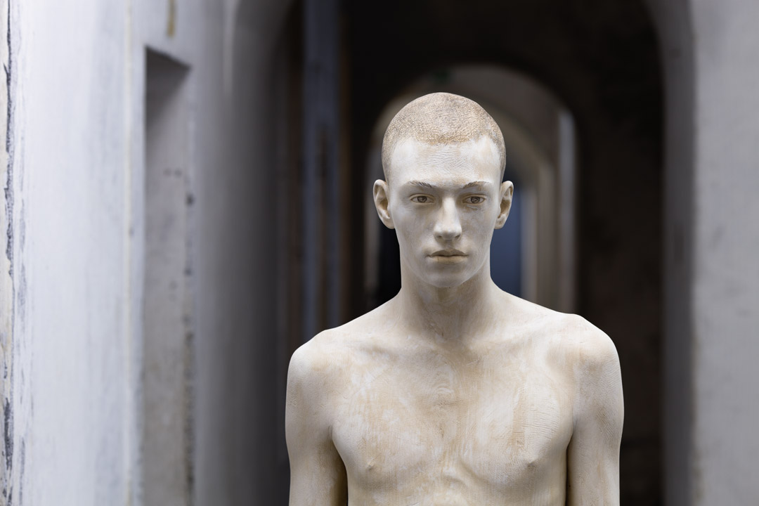 Human Sculptures by Bruno Walpoth 谷德设计网