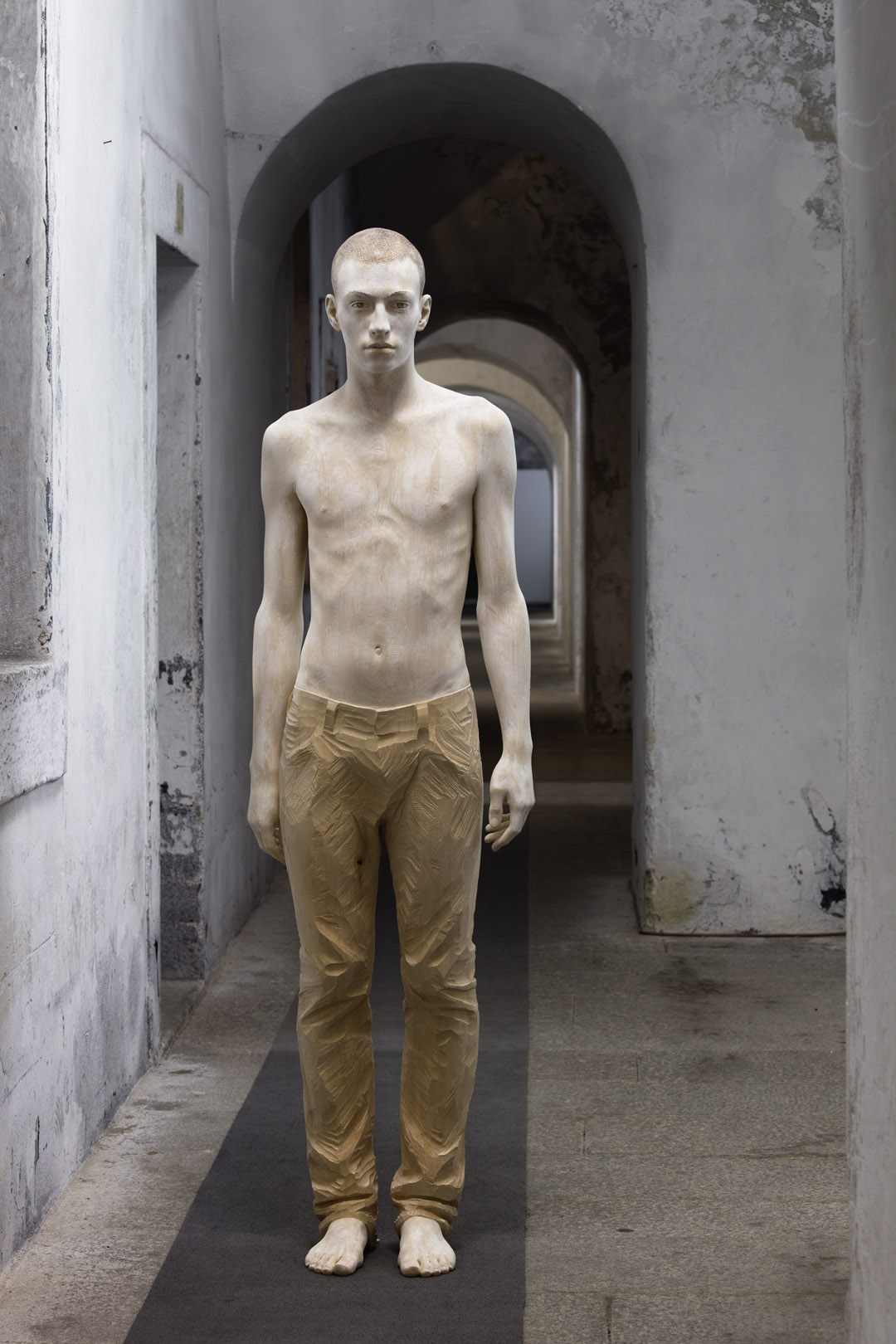 Human Sculptures by Bruno Walpoth 谷德设计网