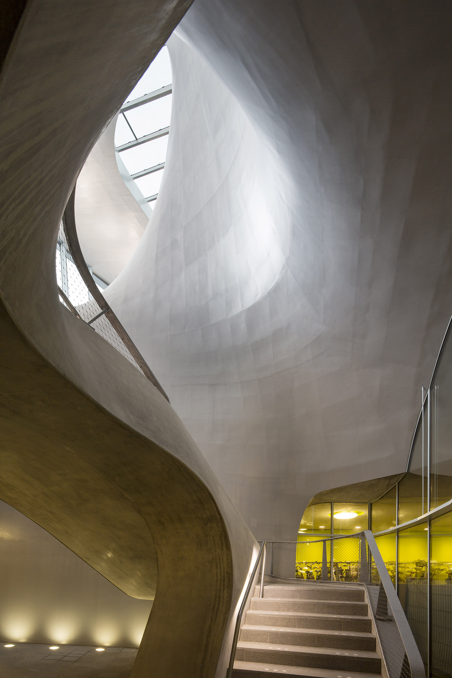 Transfer Terminal At Arnhem Central Station By Unstudio