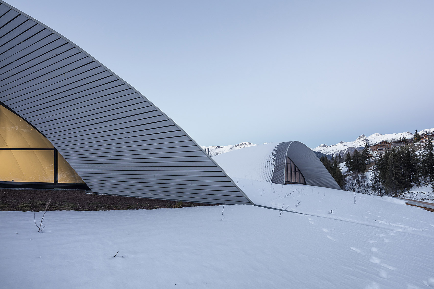 courchevel aquatic centre by auer weber