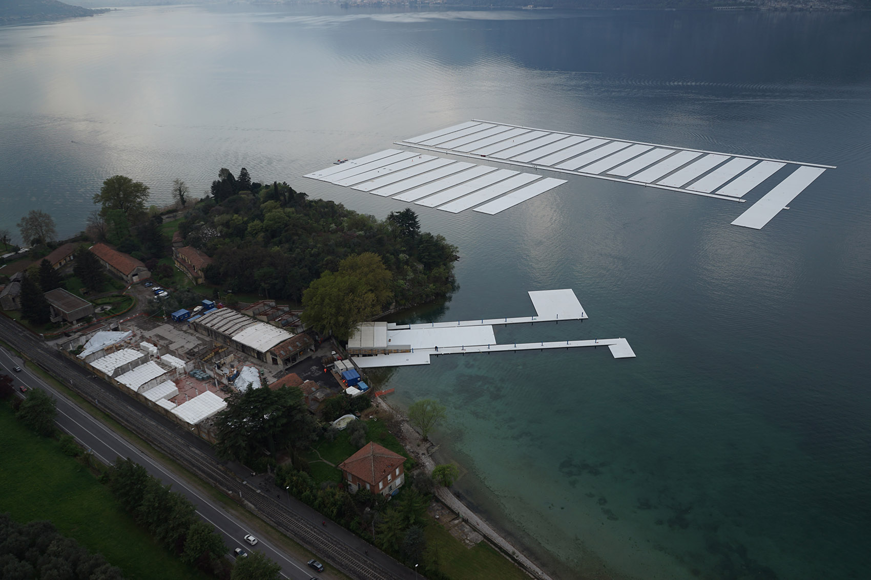 The Floating Piers Christo And Jeanne Claude