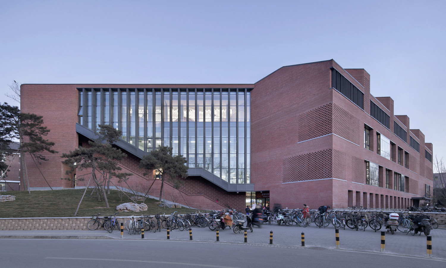 清华大学南区食堂及就业指导中心 素朴建筑