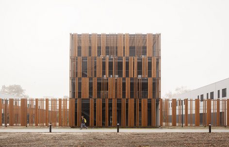 Liryc Research Center by DA ARCHITECTES