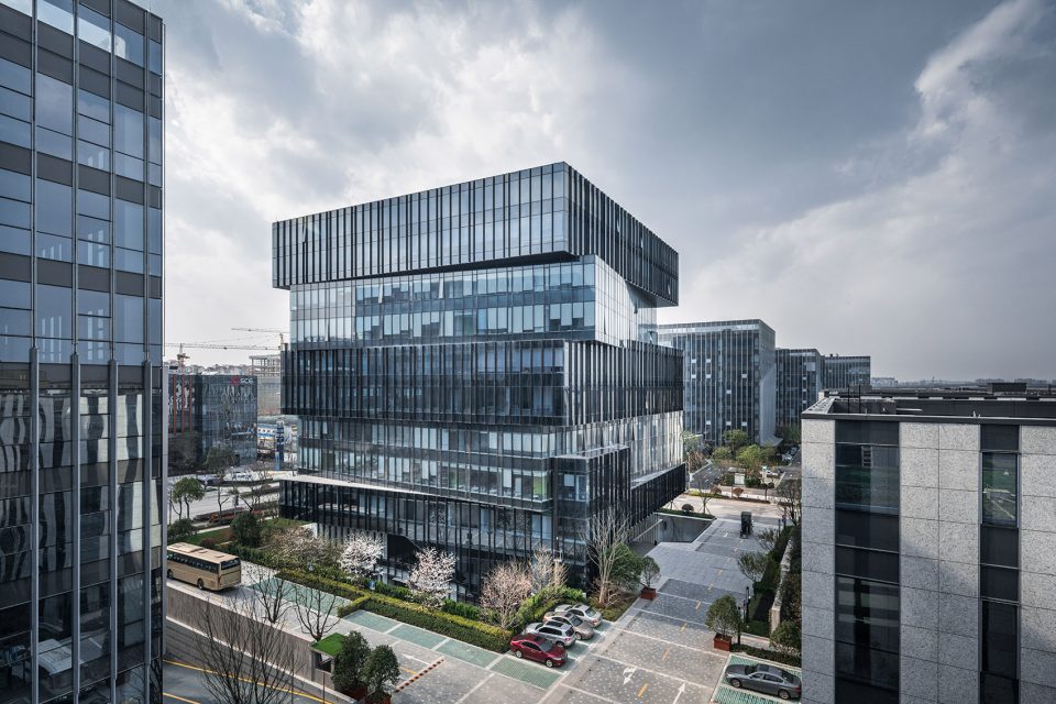 上海旭辉集团总部大楼 / 上海日清建筑设计有限公司