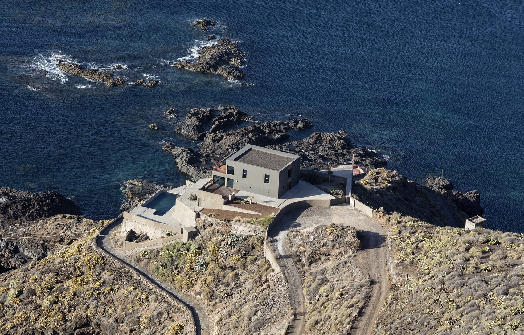 House In Puerto De La Madera By Alejandro Beautell