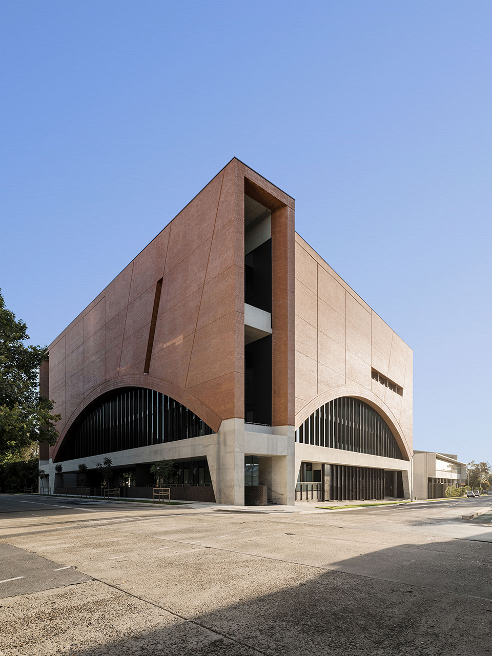 Rail Operations Centre by Jacobs Smart Design Studio 谷德设计网