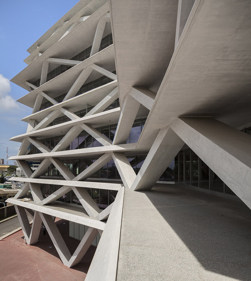 ▼建筑立面,facade view fernando guerra