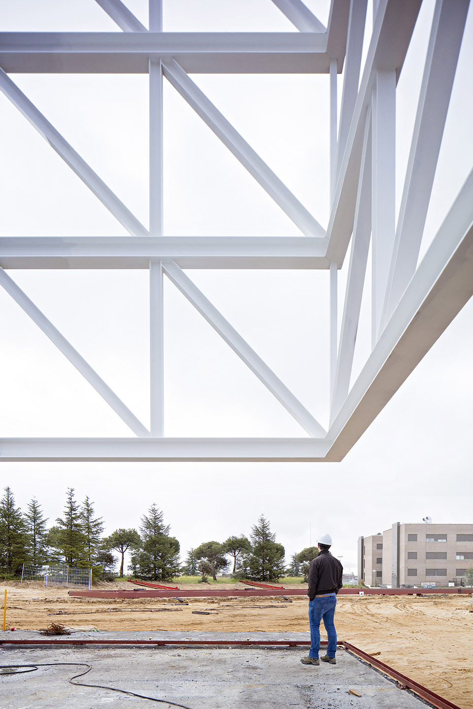 Multi Sport Pavilion And Classroom Complex Of Francisco De Vitoria