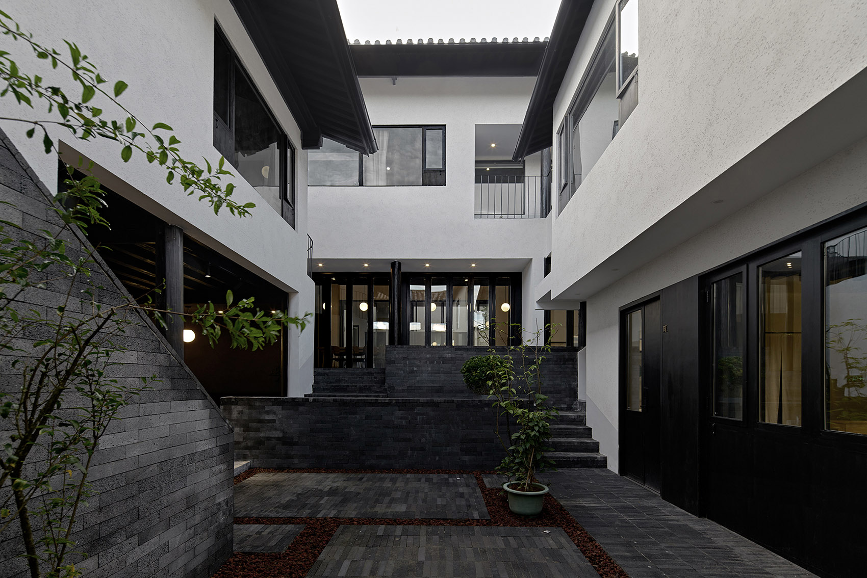 Tengchong Courtyard Yunnan China by Jí architects 谷德设计网