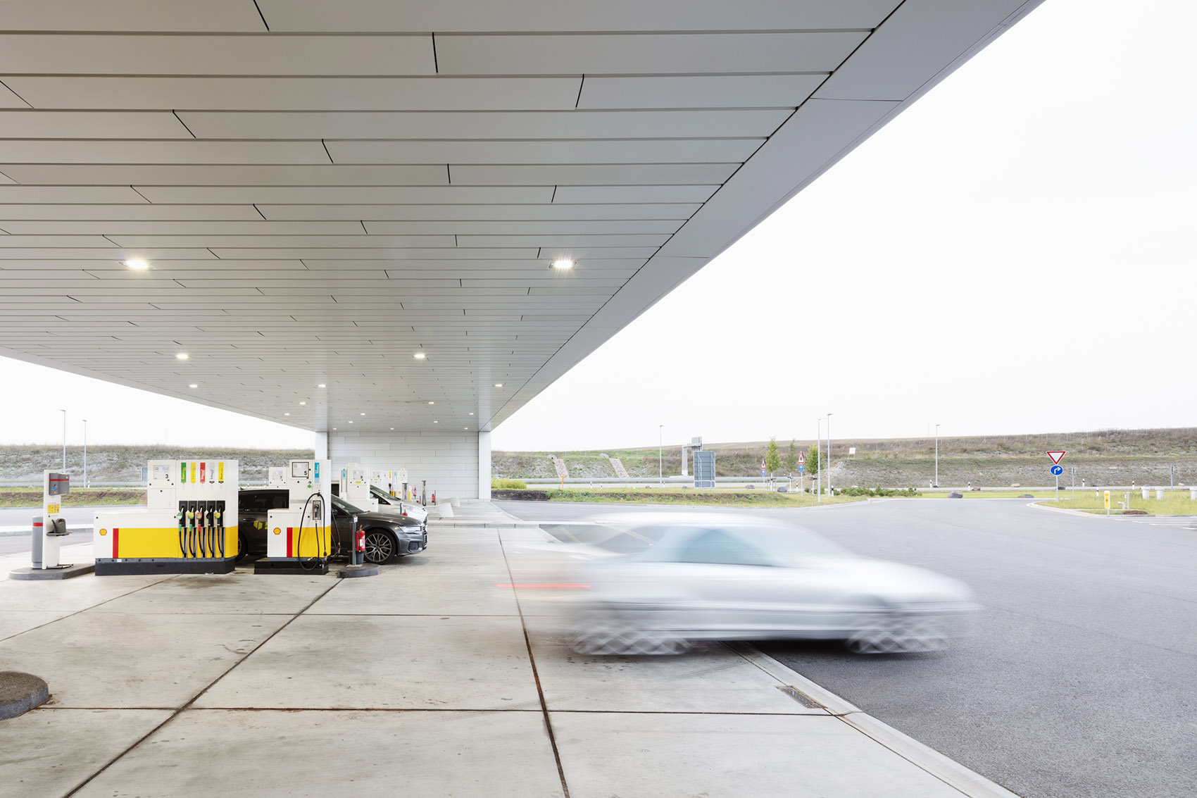 Leubinger F Rstenh Gel Service Station By Mono Architekten