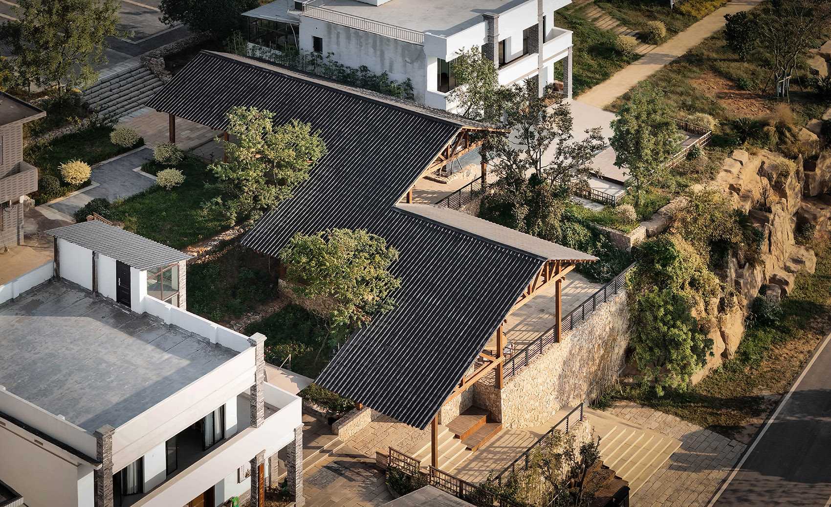 Continuous Roof Wooden Structure In Dongyang Village By Galaxy Arch