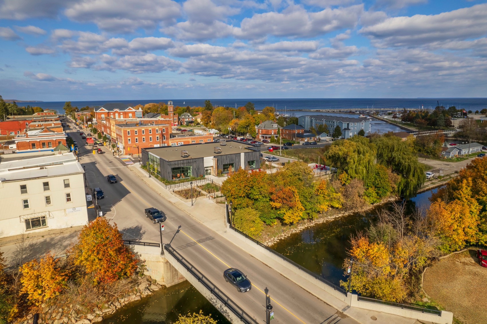 Meaford Public Library by LGA Architectural Partners 谷德设计网