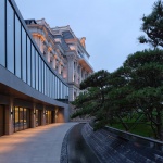 Qingdao Tides Rise Hotel by Leeko Architects