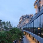 Qingdao Tides Rise Hotel by Leeko Architects