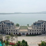 Qingdao Tides Rise Hotel by Leeko Architects