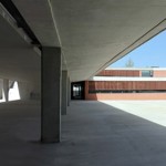 西班牙坡地上的小学 / Fernandez Sole R Monrabal Arquitectos