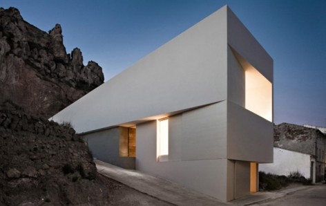 山顶下侧的住宅，西班牙 / FRAN SILVESTRE ARQUITEC