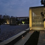 “过山车” - 黄庄职业高中文化广场回廊 / Interval Architects