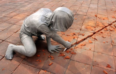 雕塑作品 - Attaboys / Gregor Gaida
