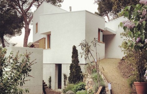 La Floresta山地小宅，西班牙 / Alventosa Morell Arquitectes