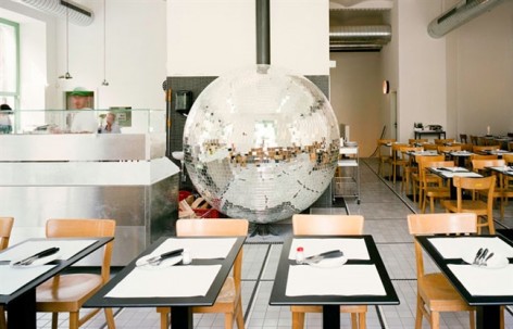 Disco Volante先锋披萨店，奥地利 / Lukas Galehr