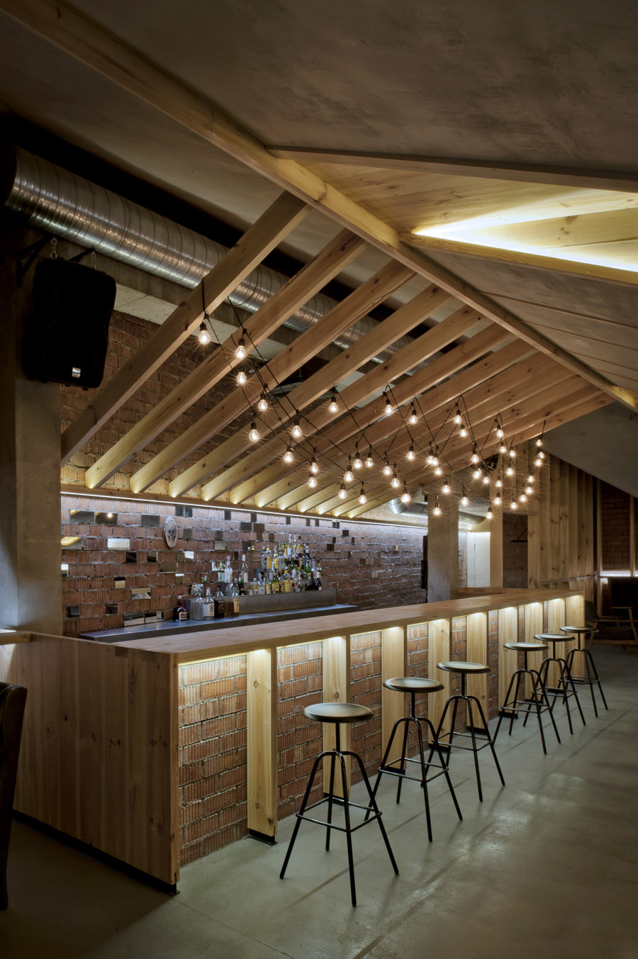 ATTIC Bar / Inblum Architects 谷德设计网