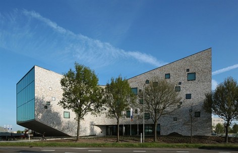 大型咨询中心，荷兰 / Mecanoo