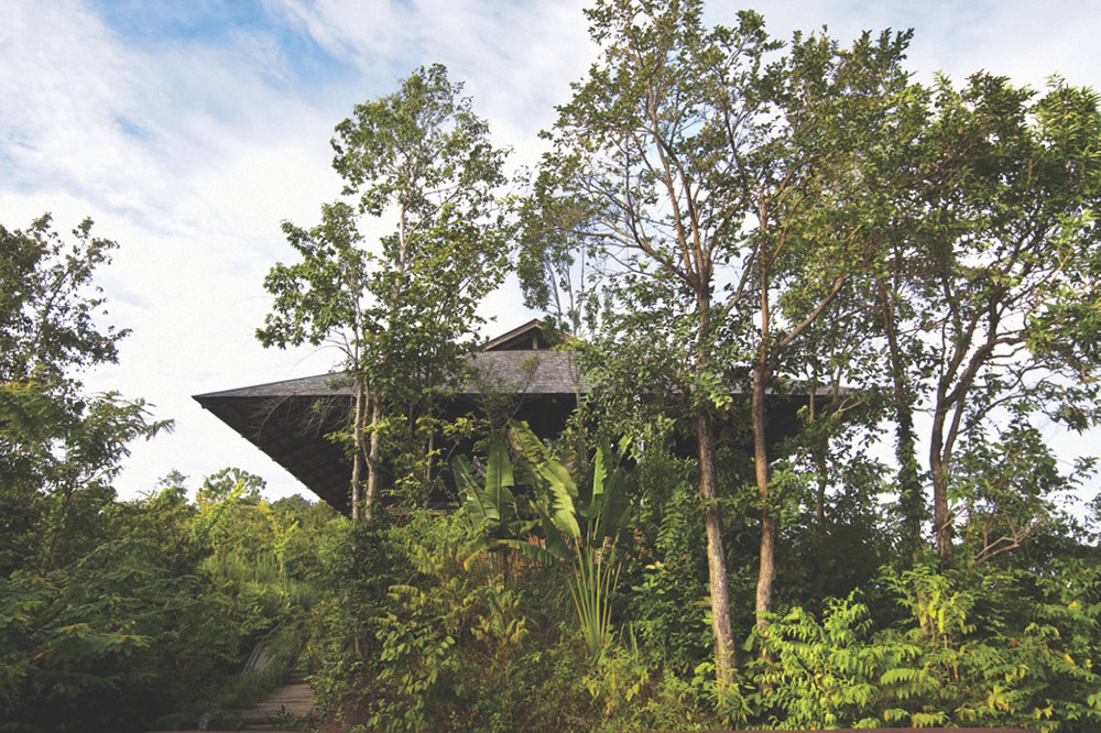 Reclaimed Telegraph Poles House / WHBC Architects 谷德设计网
