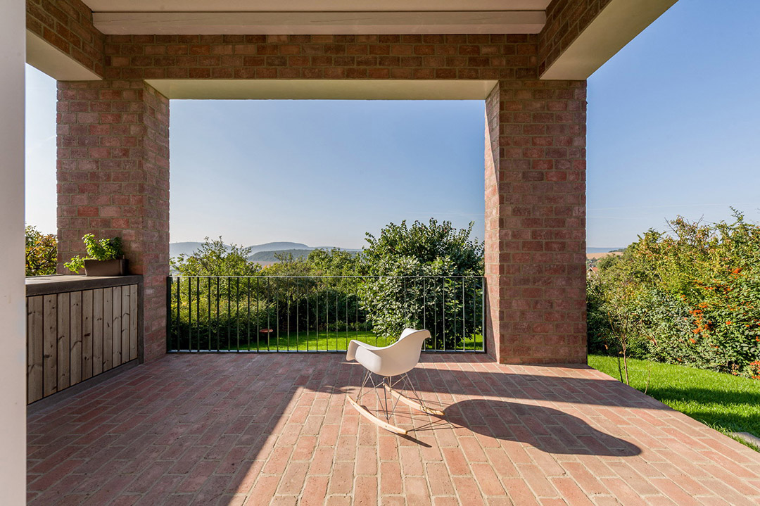 booked for ever – a long brick house / foldes architects