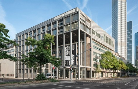 法兰克福市立剧院剧场车间落成 / gmp