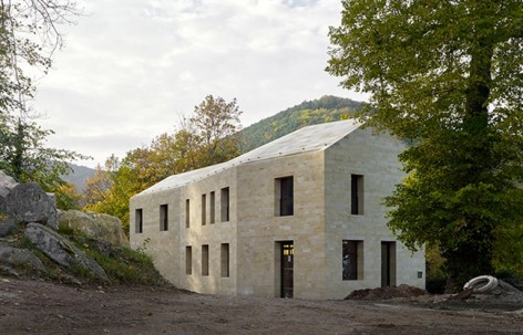 汉巴赫城堡门楼，德国 / Max Dudler