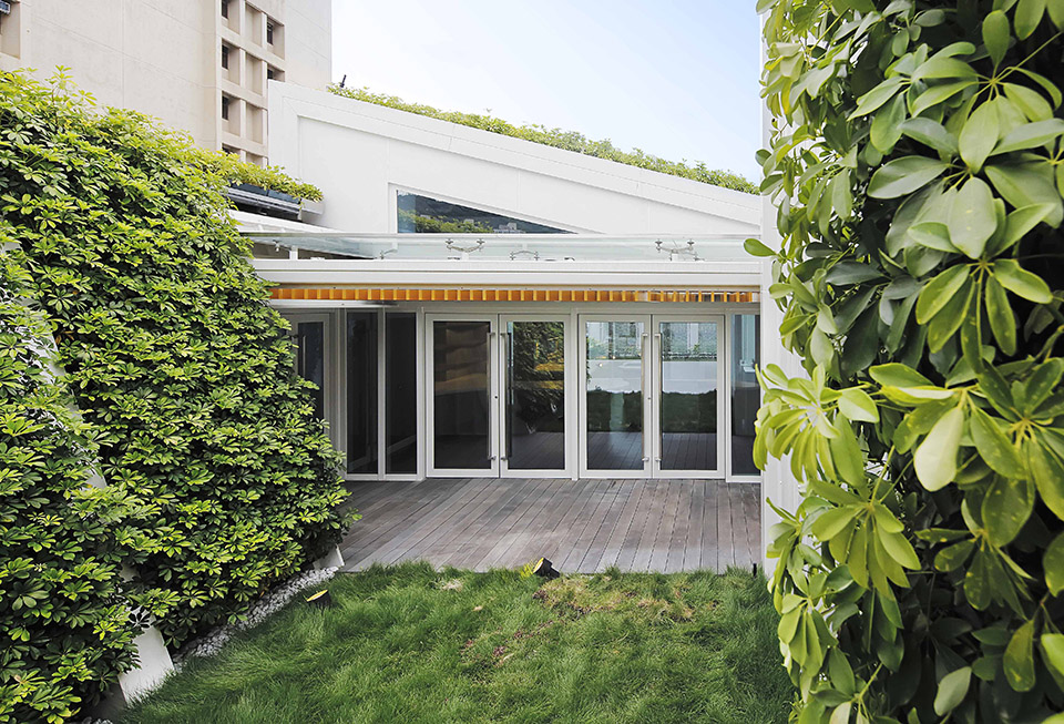 SK Yee Healthy Life Centre by Ronald Lu & Partners 谷德设计网