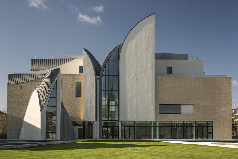 Music And Dance Center Soissons Henri Gaudin Architecte 谷德设计网 