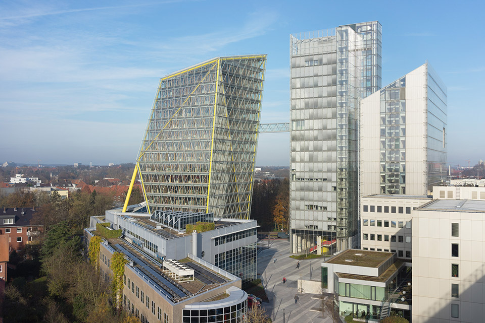 "水晶大楼",德国 / hpp