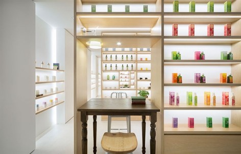 复合商店“BEAUTY LIBRARY”，日本 / nendo
