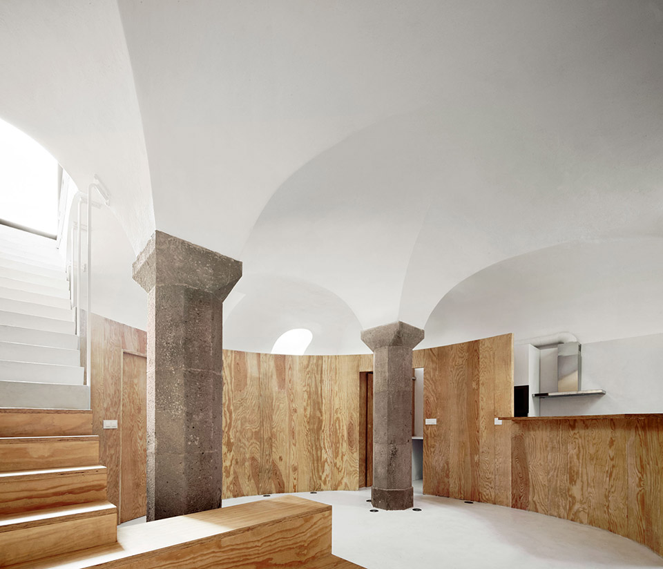 地下室居住空间,西班牙 / ras arquitectura