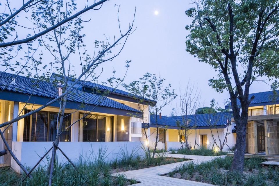 Hangzhou Blossom Hill Hotel by naco architectures 12