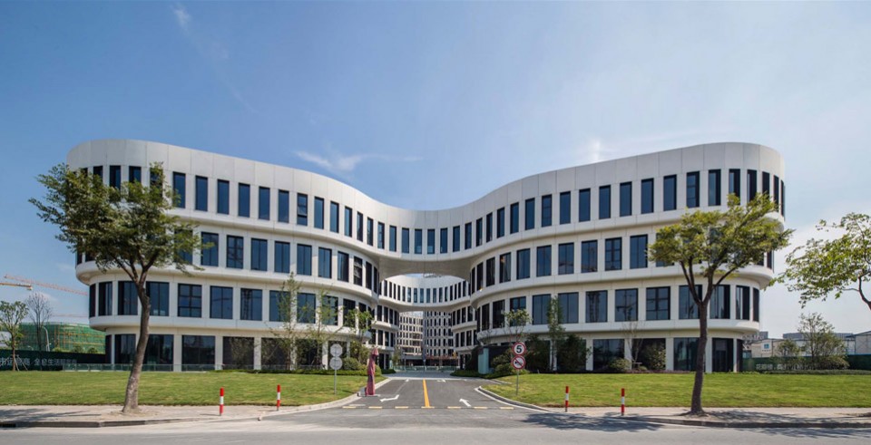 002 first phase of business park at Shanghai Honqiao Airport by mvrdv (14)