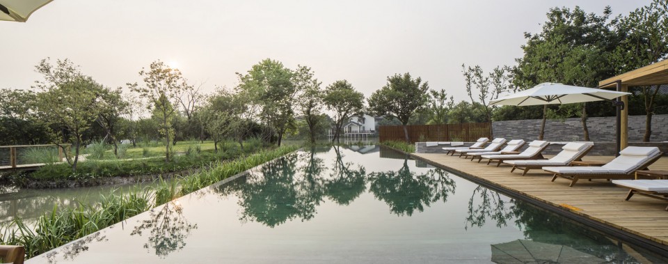 Hangzhou Blossom Hill Hotel by naco architectures 34