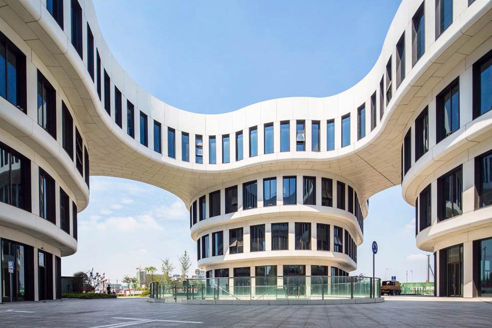 016 first phase of business park at Shanghai Honqiao Airport by mvrdv (25)