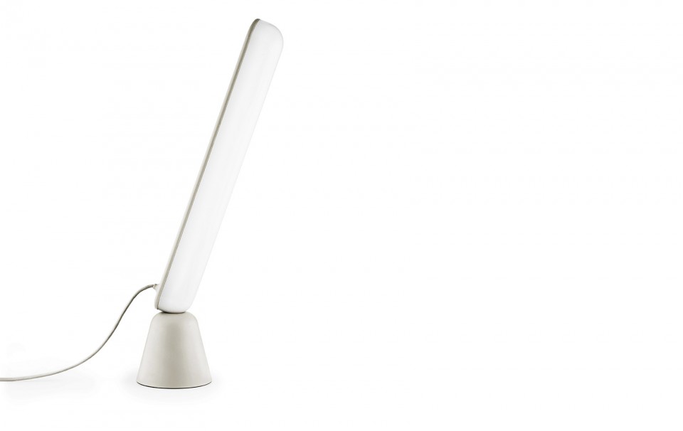 A lamp with acrobatic skills by Marc Venot (4)