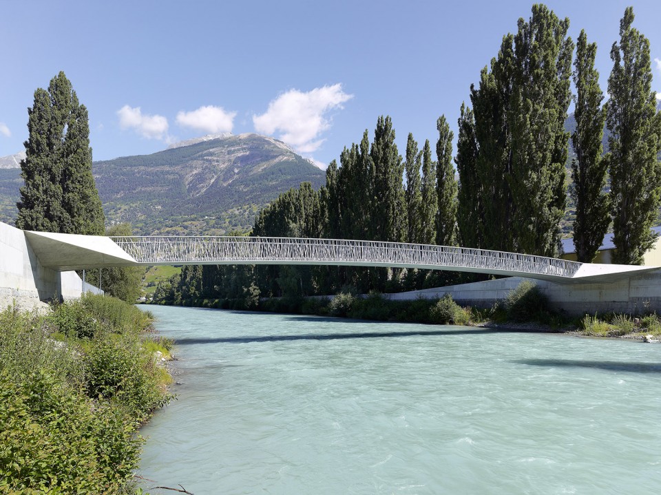 Footbridge over the Vispa (1)