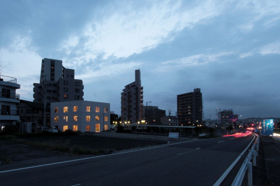 Pillar Grove by Mamiya Shinichi Design Studio (3)