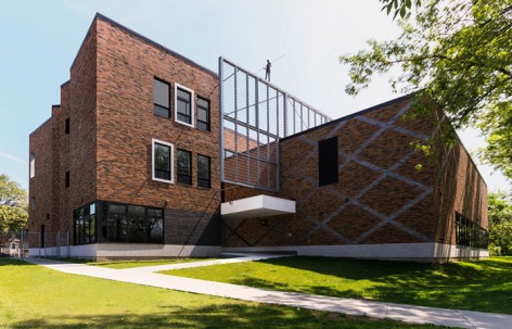 巴克利学校教学楼扩建，蒙特利尔 / NFOE