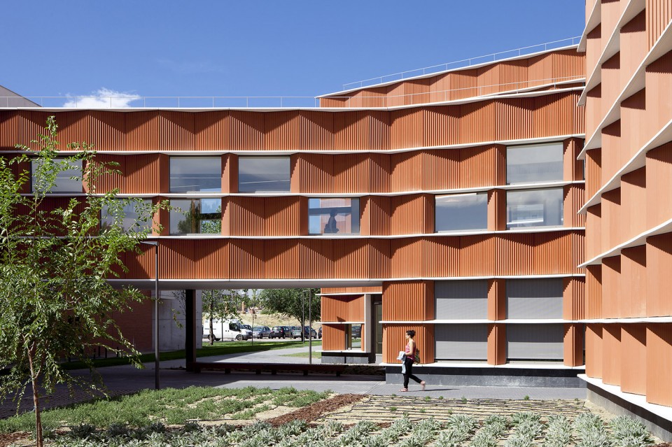 005-Building 18 of Getafe Campus by beldarrain