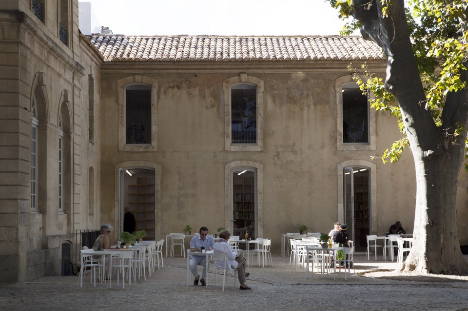006-extention and rehabilitation of collection lambert in avignon