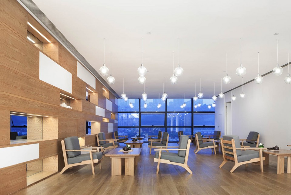 007 Bmw 5S Dealership, Chongqing, Chian by CrossboundariesP10_BMW_DongHao