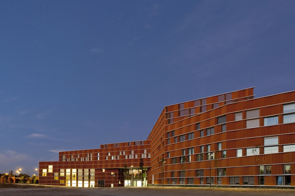 010-Building 18 of Getafe Campus by beldarrain