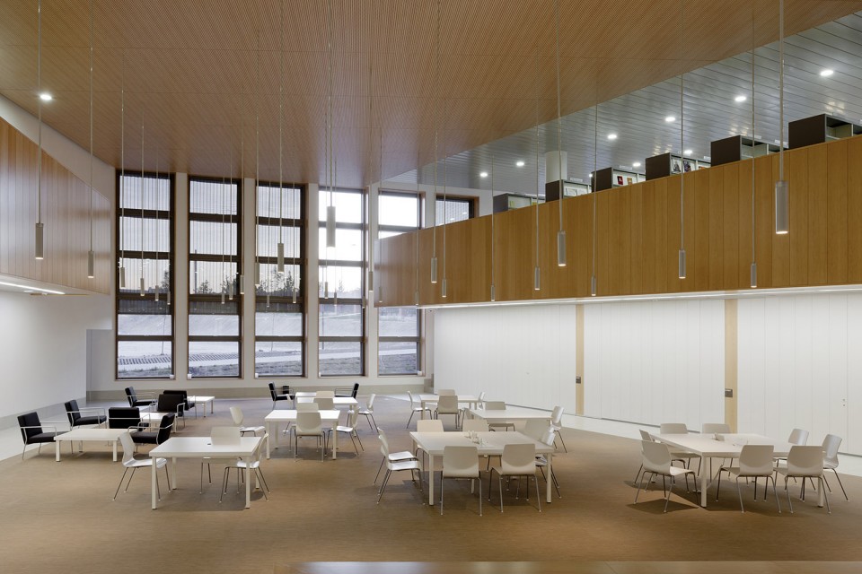 011-Building 18 of Getafe Campus by beldarrain