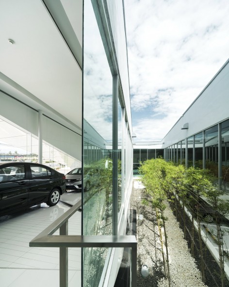 016-HONDA NAKORNCHAISRI showroom by OFFICE AT1